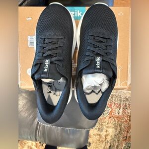Kizik Athens Kids Black Sneakers
